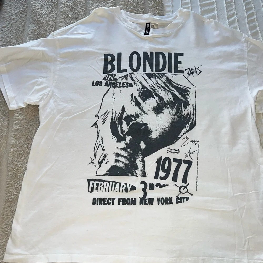 H&M White Blondie Graphic Tee with Black Print - Picture 4 of 7